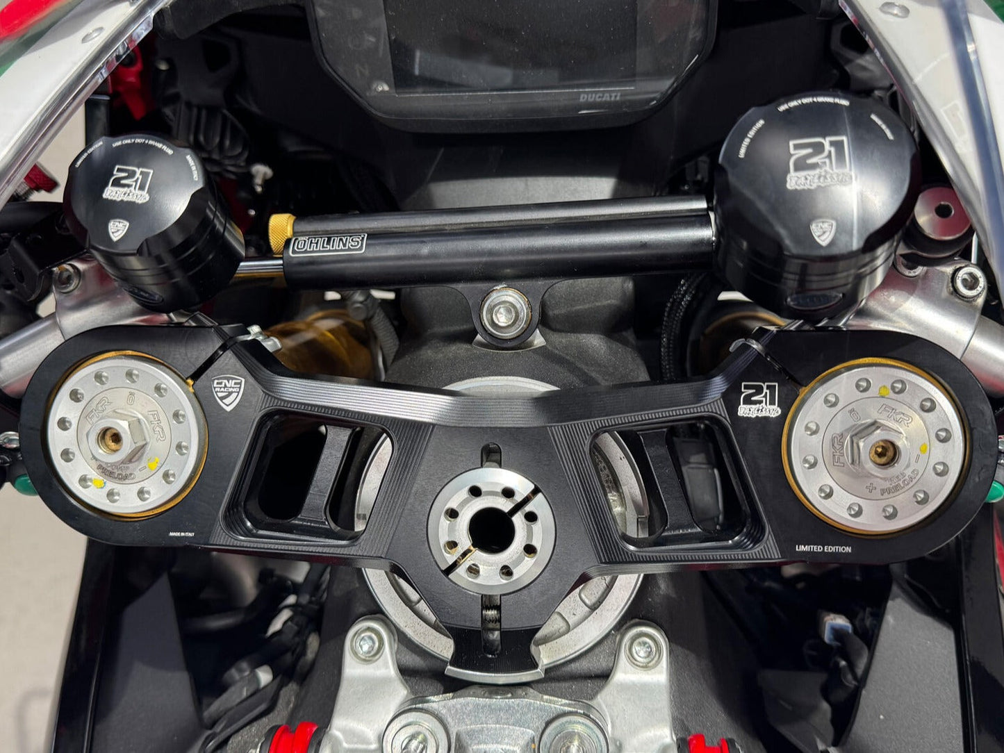 SE700TB - CNC RACING 12 ml Brake/Clutch Fluid Oil Tank (Troy Bayliss edition) – Accessories in the Motodeal Motorcycle Aftermarket Accessories and Parts Online Shop