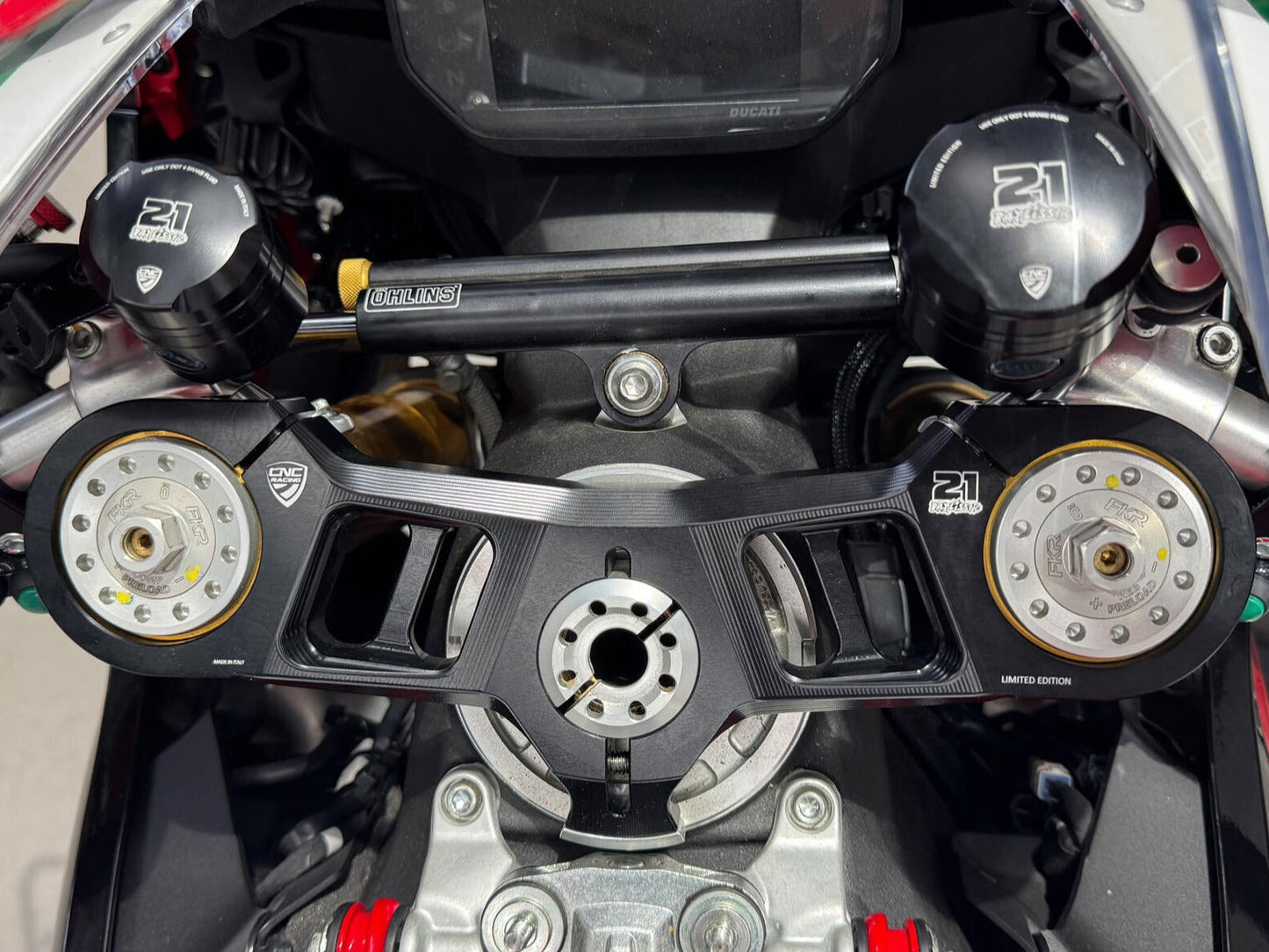 SE701TB - CNC RACING 25 ml Brake/Clutch Fluid Oil Tank (Troy Bayliss edition) – Accessories in the Motodeal Motorcycle Aftermarket Accessories and Parts Online Shop