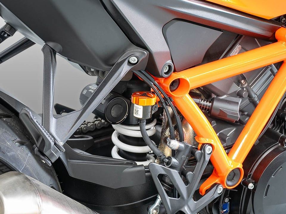 DBK TLS04 Moto Guzzi V100 / Stelvio Rear Brake Fluid Tank Cap – Accessories in the Motodeal Motorcycle Aftermarket Accessories and Parts Online Shop