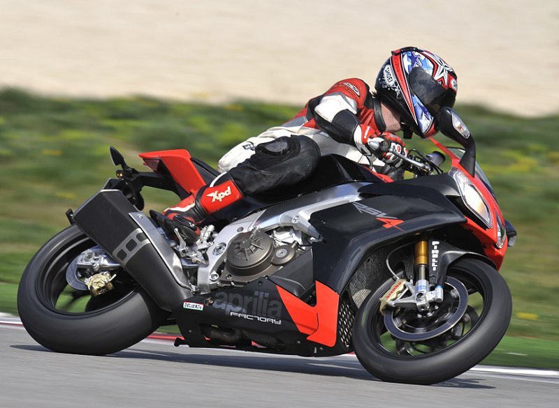 Aprilia RSV4 R / Factory (2009–2014) Review