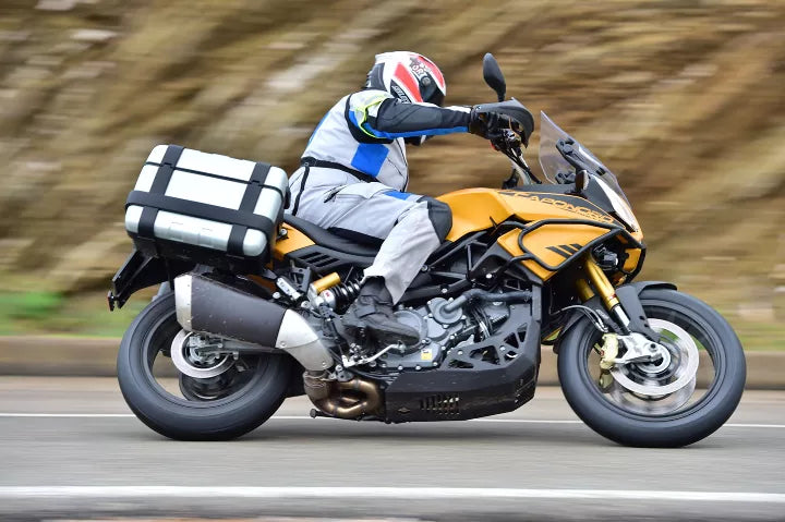 Aprilia Caponord 1200 (2015) Review