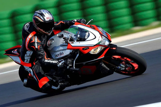 Aprilia RSV4 RR / Racing Factory (2015–2016) Review