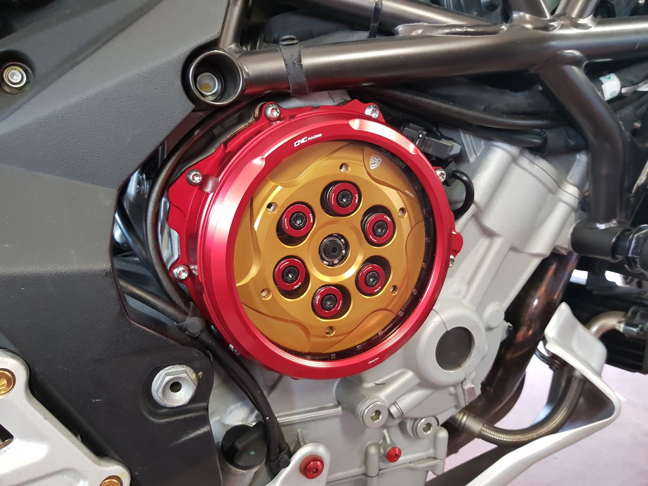 CA300 - CNC RACING MV Agusta Oil Bath Clear Clutch Cover (hydraulic control) – Accessories in the Motodeal Motorcycle Aftermarket Accessories and Parts Online Shop