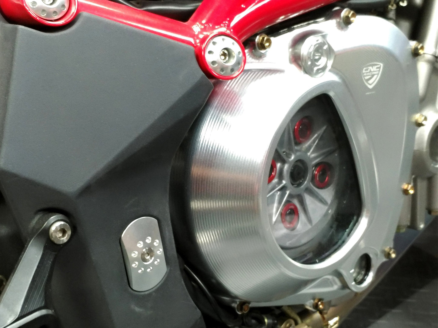 CA302 - CNC RACING MV Agusta Brutale / F4 Oil Bath Clear Clutch Cover – Accessories in the Motodeal Motorcycle Aftermarket Accessories and Parts Online Shop