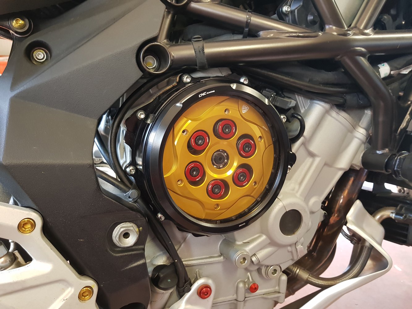 CA300 - CNC RACING MV Agusta Oil Bath Clear Clutch Cover (hydraulic control) – Accessories in the Motodeal Motorcycle Aftermarket Accessories and Parts Online Shop