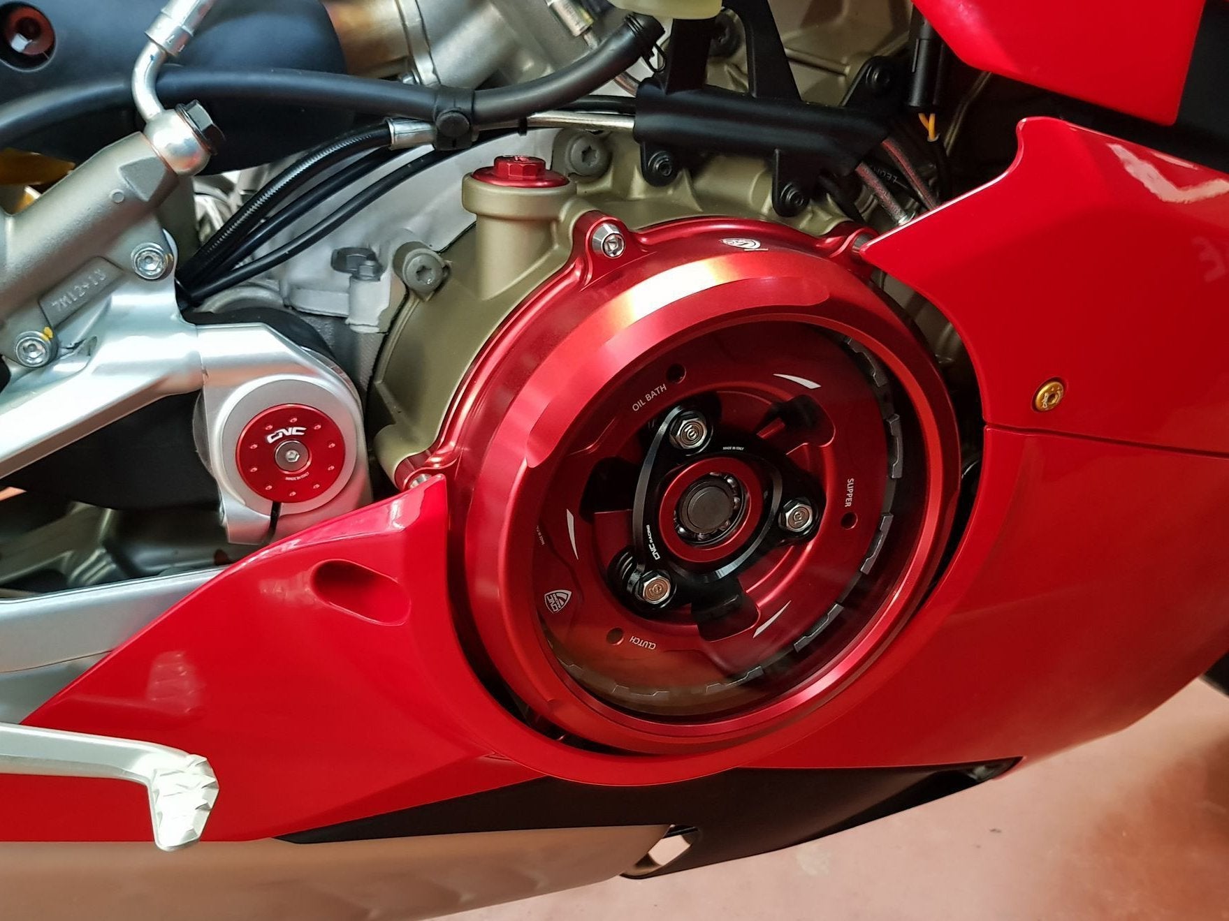 CA210 - CNC RACING Ducati Panigale V4 (2018+) Oil Bath Clear Clutch Cover – Accessories in the Motodeal Motorcycle Aftermarket Accessories and Parts Online Shop