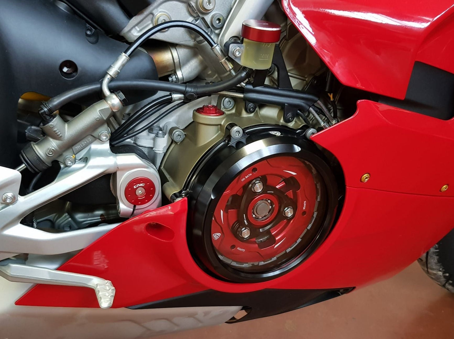 CA210 - CNC RACING Ducati Panigale V4 (2018+) Oil Bath Clear Clutch Cover – Accessories in the Motodeal Motorcycle Aftermarket Accessories and Parts Online Shop