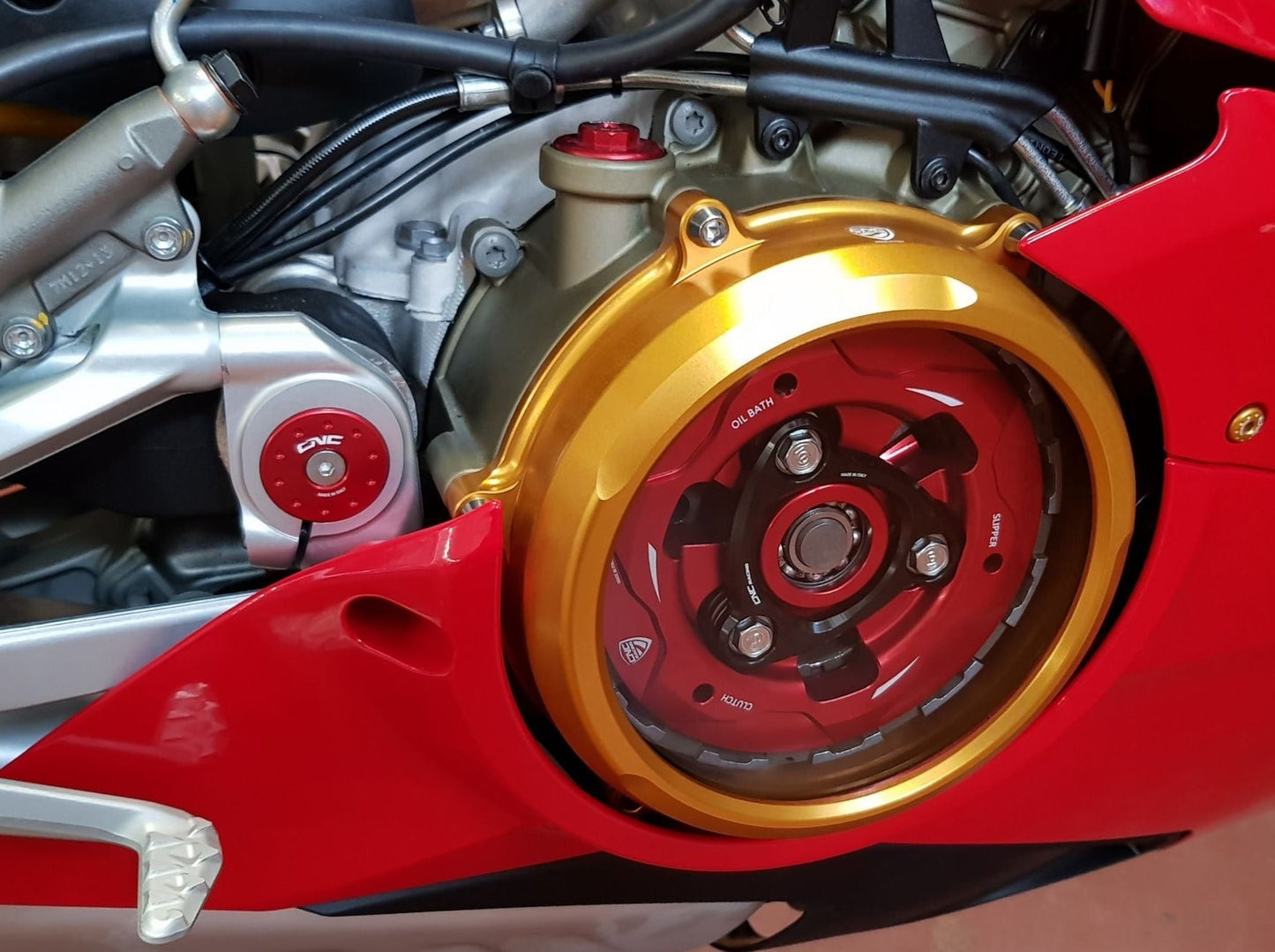 CA210 - CNC RACING Ducati Panigale V4 (2018+) Oil Bath Clear Clutch Cover – Accessories in the Motodeal Motorcycle Aftermarket Accessories and Parts Online Shop