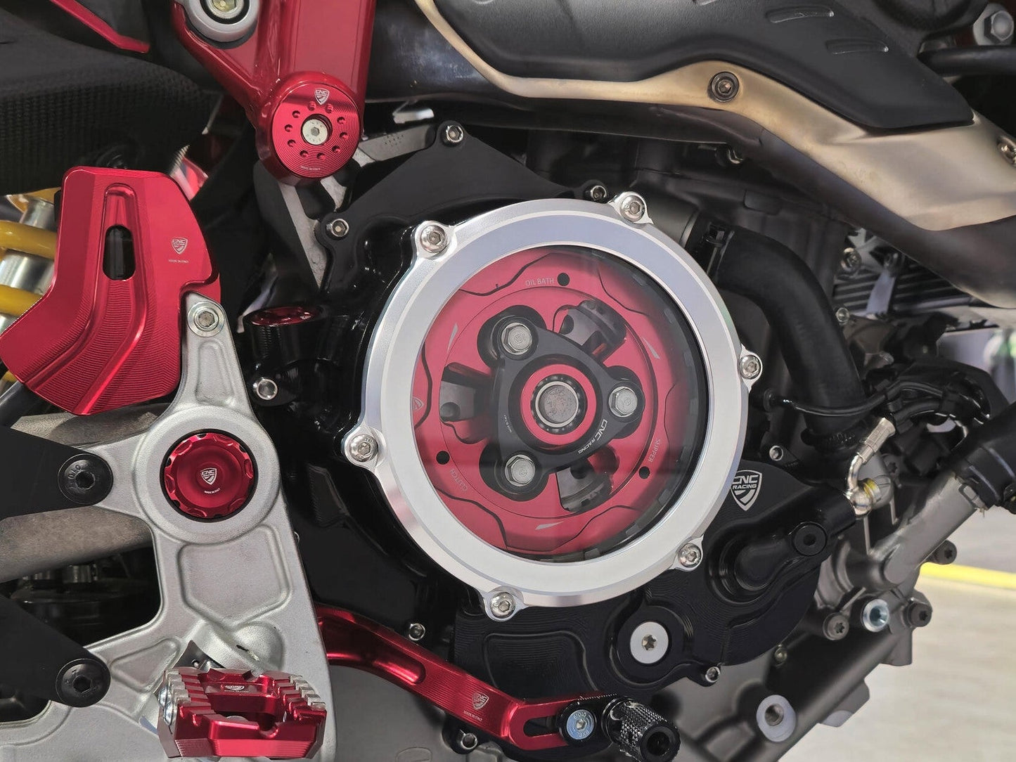 CNC RACING CA510 Ducati Hypermotard 698 Mono (2024+) Oil Bath Clear Clutch Cover (bi-color) – Accessories in the Motodeal Motorcycle Aftermarket Accessories and Parts Online Shop