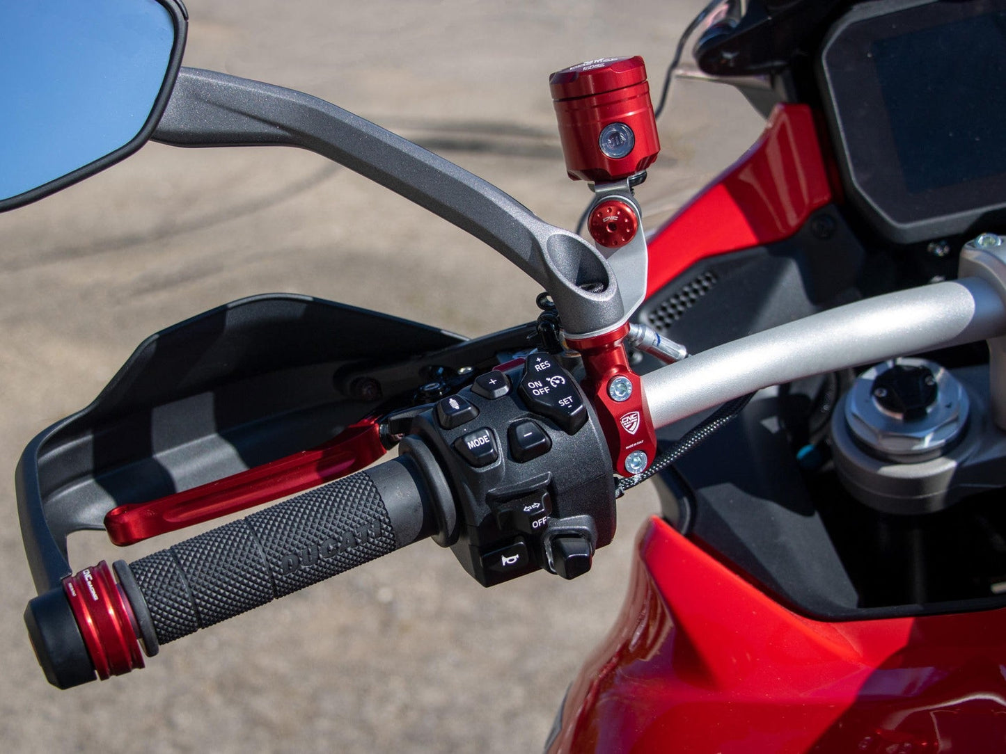 CV020 - CNC RACING Ducati Multistrada V4 (2021+) Master Cylinder Clamp (left) – Accessories in the Motodeal Motorcycle Aftermarket Accessories and Parts Online Shop