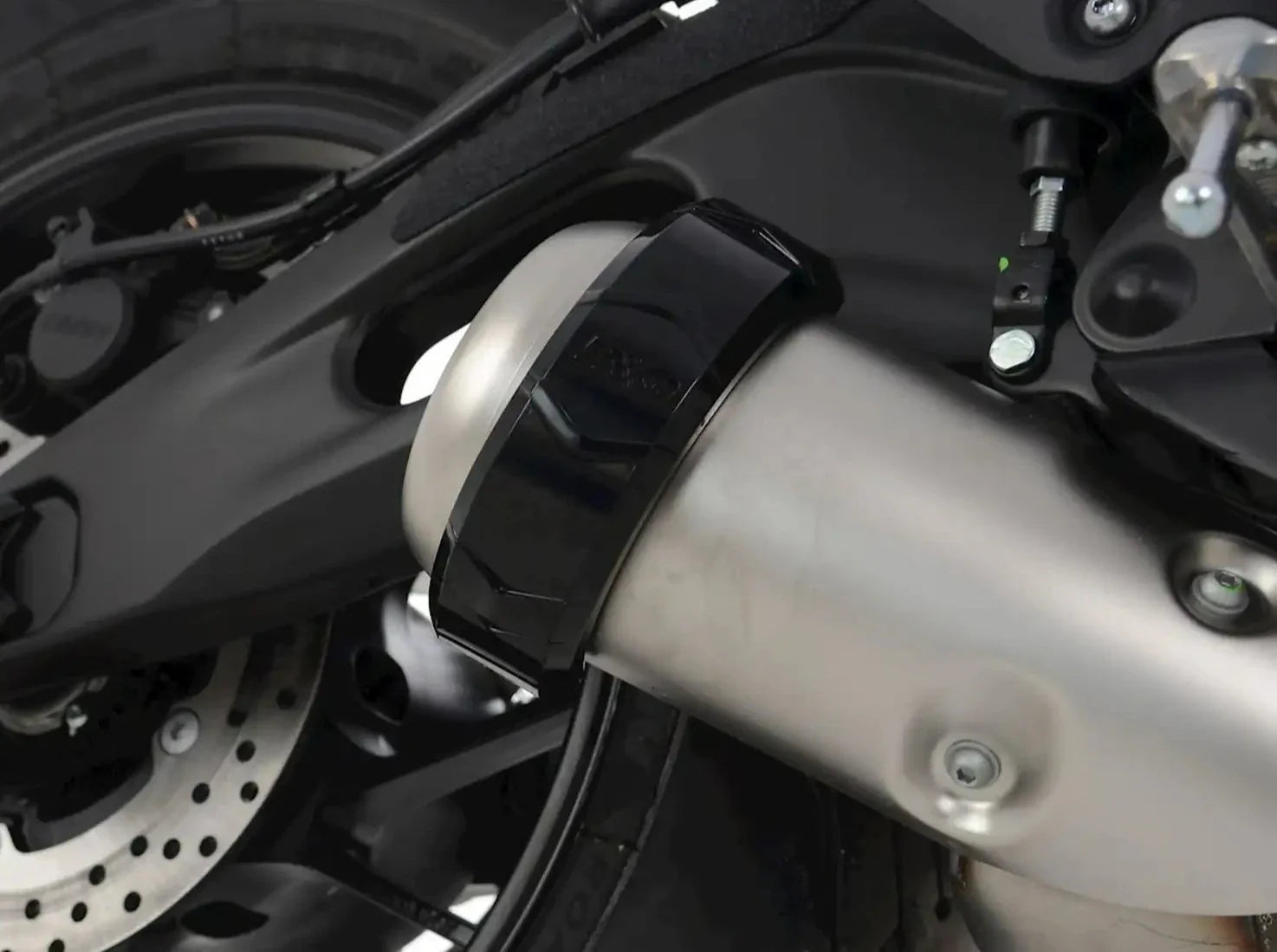 EP0006 - R&G RACING Round Exhaust Protector 4.5'' - 5.5'' (supermoto style, can cover) – Accessories in the 2WheelsHero Motorcycle Aftermarket Accessories and Parts Online Shop