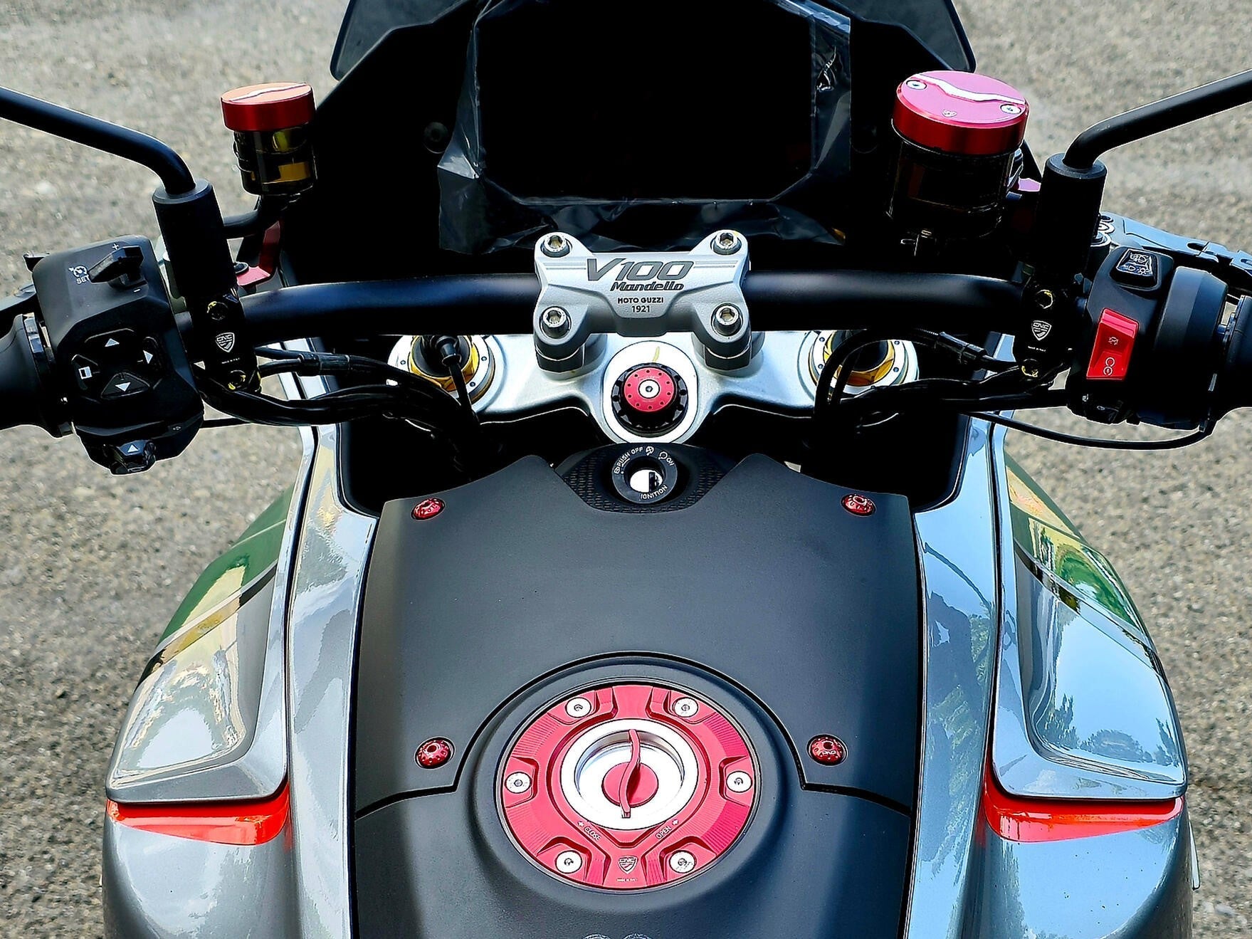 GH102 - CNC RACING Moto Guzzi V100 Mandello (2022+) Steering Stem Top Plate Nut – Accessories in the Motodeal Motorcycle Aftermarket Accessories and Parts Online Shop