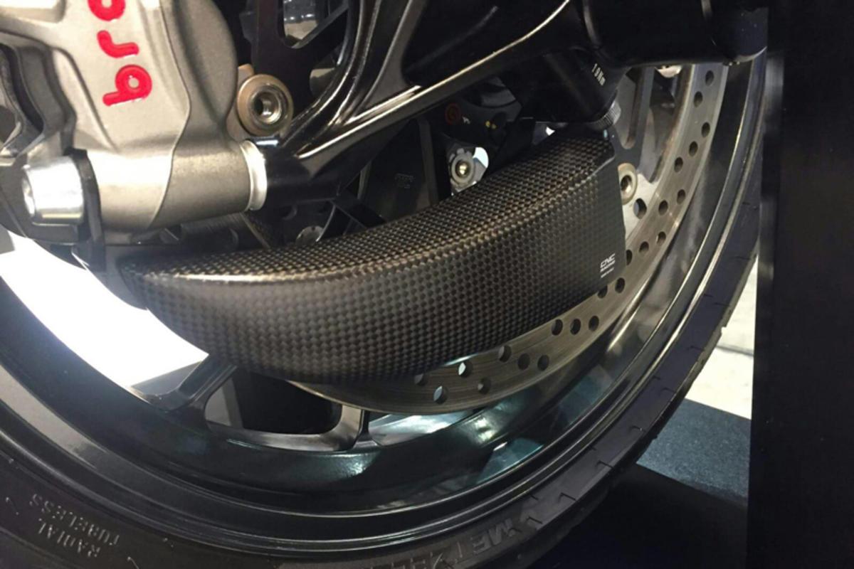 ZA701 - CNC RACING Ducati Panigale V2 / Streetfighter V2 (20/24) Carbon Front Brake Cooling System "GP Ducts" – Accessories in the Motodeal Motorcycle Aftermarket Accessories and Parts Online Shop