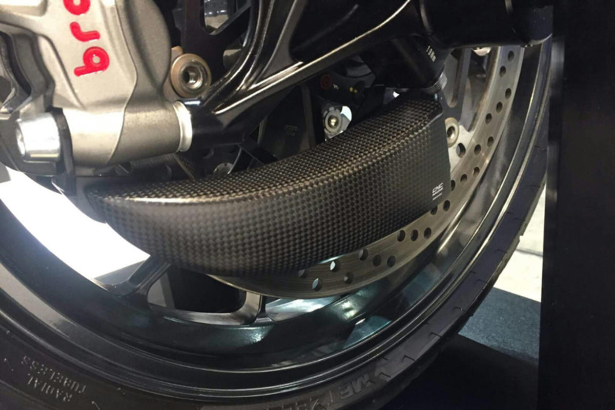 ZA701 - CNC RACING MV Agusta Brutale 1000 RR Carbon Front Brake Cooling System "GP Ducts" – Accessories in the Motodeal Motorcycle Aftermarket Accessories and Parts Online Shop