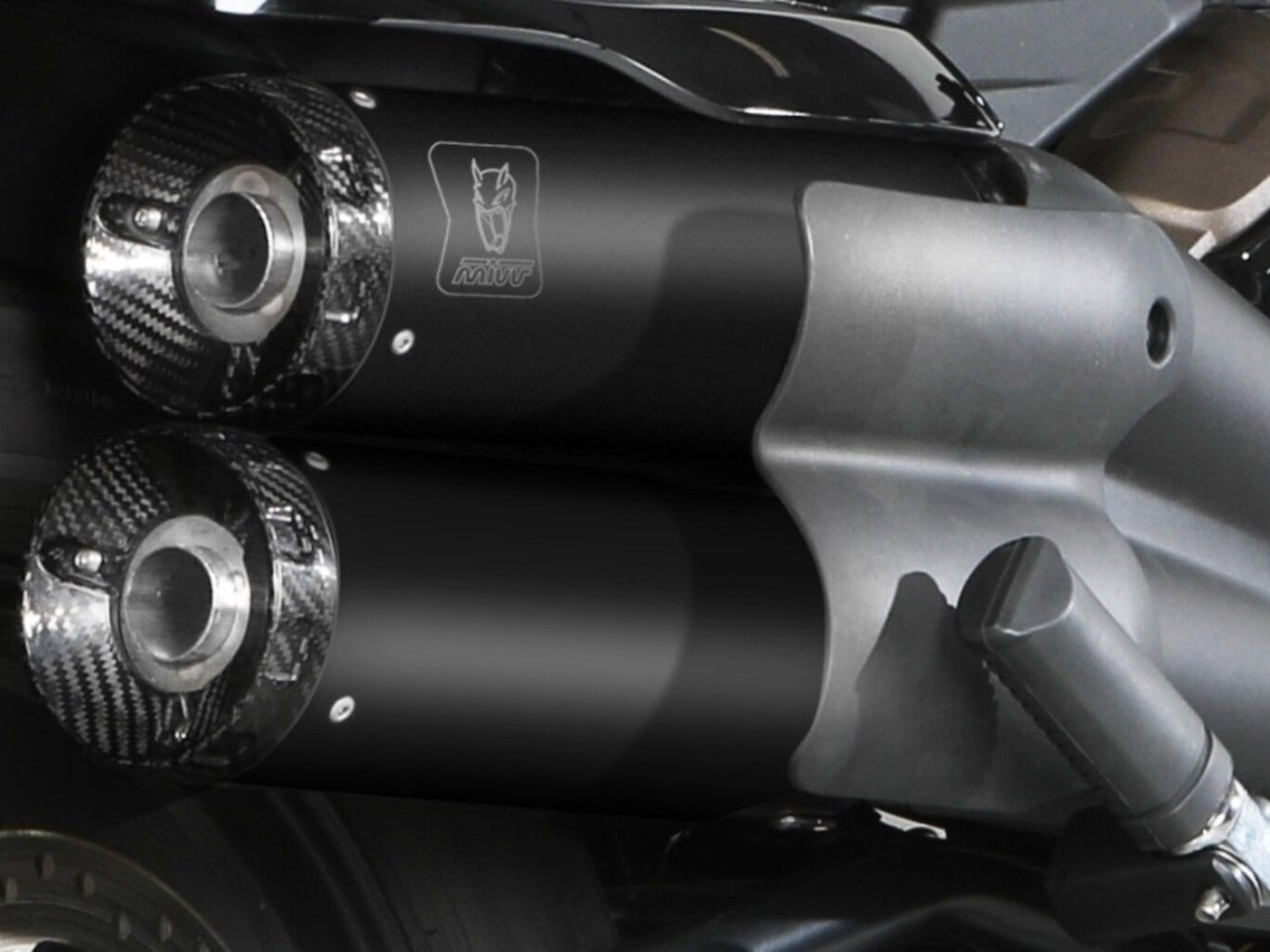 MIVV HD.004 HARLEY DAVIDSON SPORTSTER S ( 2021+ ) Dual Slip on Exhaust "HR-1" (black + short carbon back; approved) – Accessories in the 2WheelsHero Motorcycle Aftermarket Accessories and Parts Online Shop