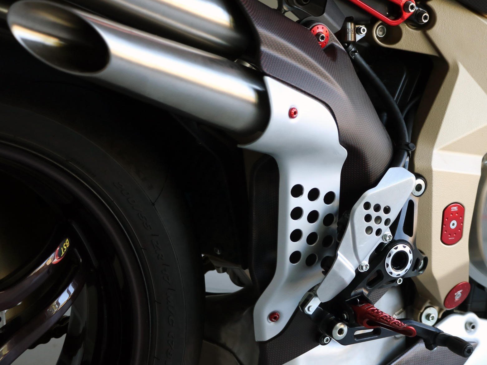 KV316 - CNC RACING MV Agusta Brutale 1000 RR Exhaust Heat Guard Screws – Accessories in the Motodeal Motorcycle Aftermarket Accessories and Parts Online Shop