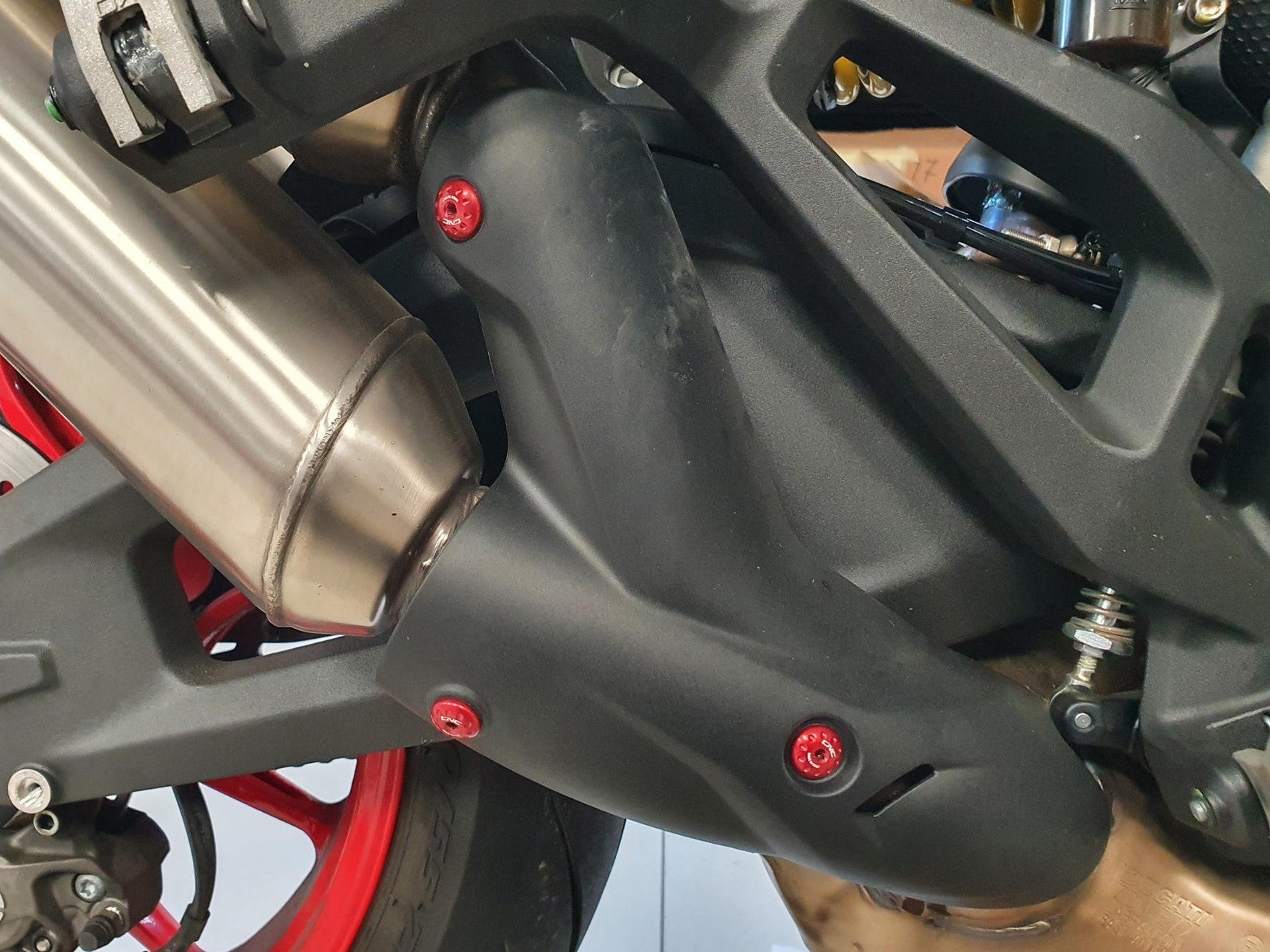 CNC RACING KV329 Ducati Monster 950 / 937 (2021+) Exhaust Silencer Heat Guard Screws – Accessories in the Motodeal Motorcycle Aftermarket Accessories and Parts Online Shop