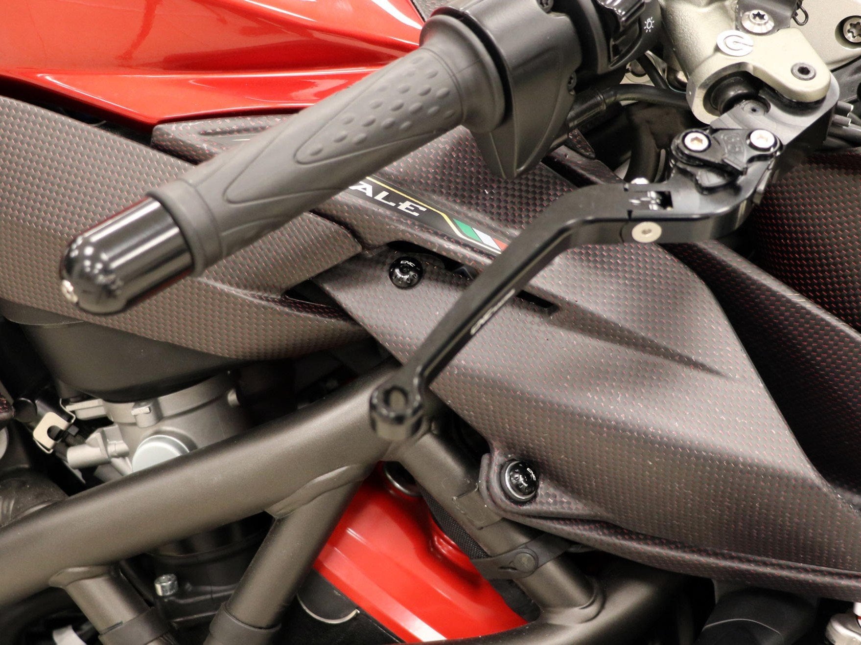 KV461 - CNC RACING MV Agusta Brutale 1000 RR Airbox Intake Screws – Accessories in the Motodeal Motorcycle Aftermarket Accessories and Parts Online Shop