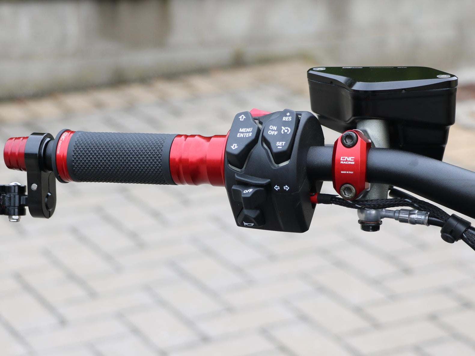 KT550 - CNC RACING Ducati Diavel / XDiavel Front Brake & Clutch Fluid Tank Caps "Touch" – Accessories in the Motodeal Motorcycle Aftermarket Accessories and Parts Online Shop