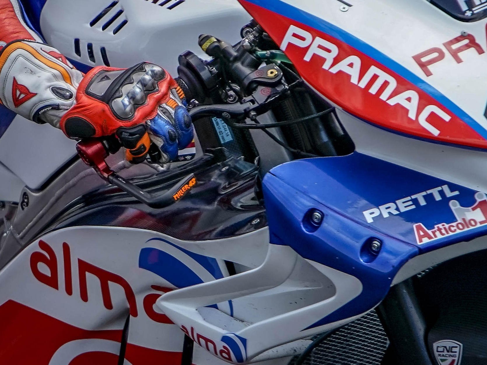 PL100PR - CNC RACING Aprilia RSV / Tuono Racing Brake Lever Guard (Pramac edition; including adapter) – Accessories in the Motodeal Motorcycle Aftermarket Accessories and Parts Online Shop