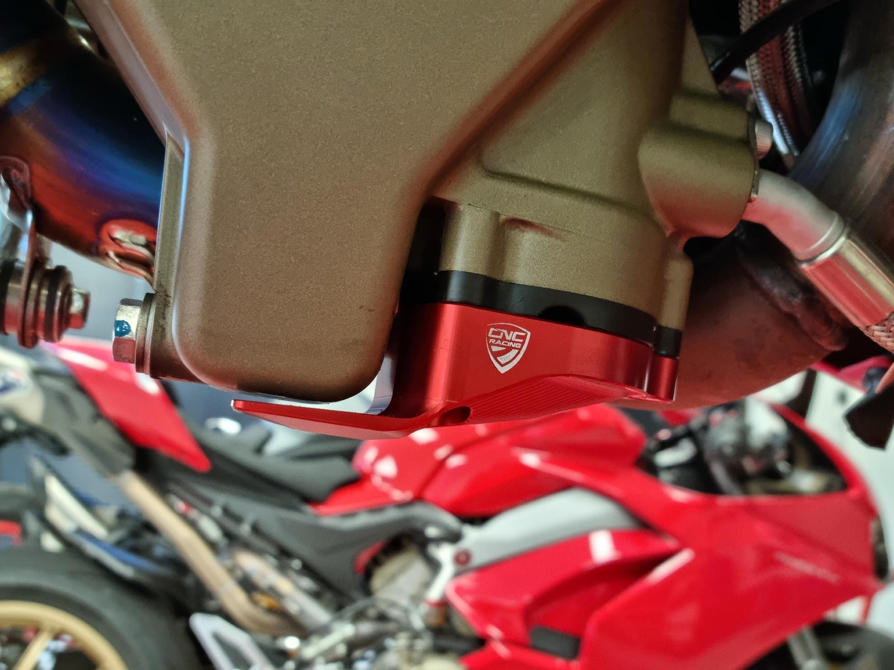 PR320 - CNC RACING Ducati Panigale V4 / Streetfighter V4 (18/24) Sump / Oil Pan Guard – Accessories in the Motodeal Motorcycle Aftermarket Accessories and Parts Online Shop