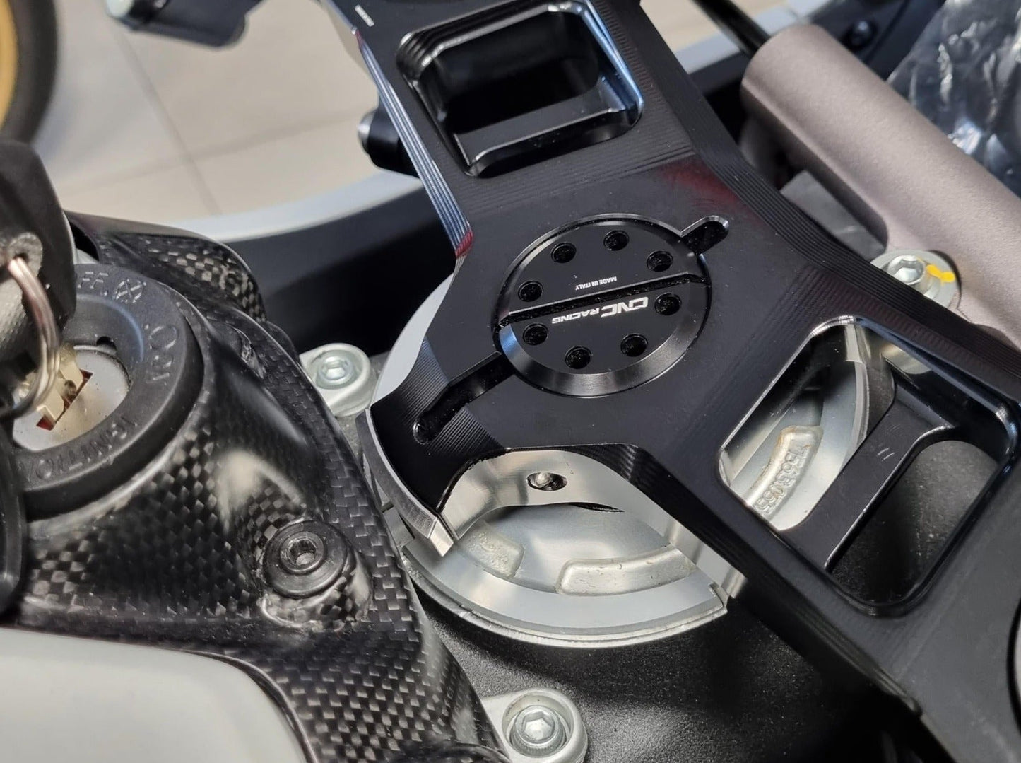PST16PR - CNC RACING Ducati Panigale V2 (20/24) Triple Clamps Top Plate (Ø 53 mm; Pramac edition) – Accessories in the Motodeal Motorcycle Aftermarket Accessories and Parts Online Shop