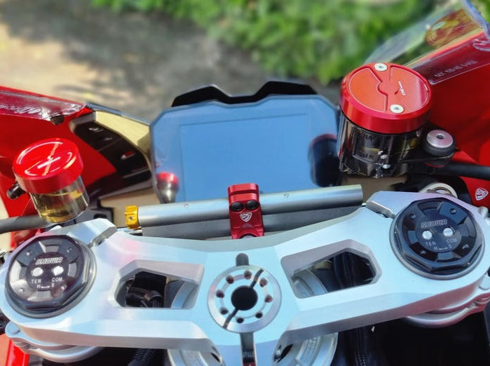 Ducati Panigale V4 (18/24) OHLINS Steering Damper + CNC RACING Mounting Kit – Accessories in the Motodeal Motorcycle Aftermarket Accessories and Parts Online Shop