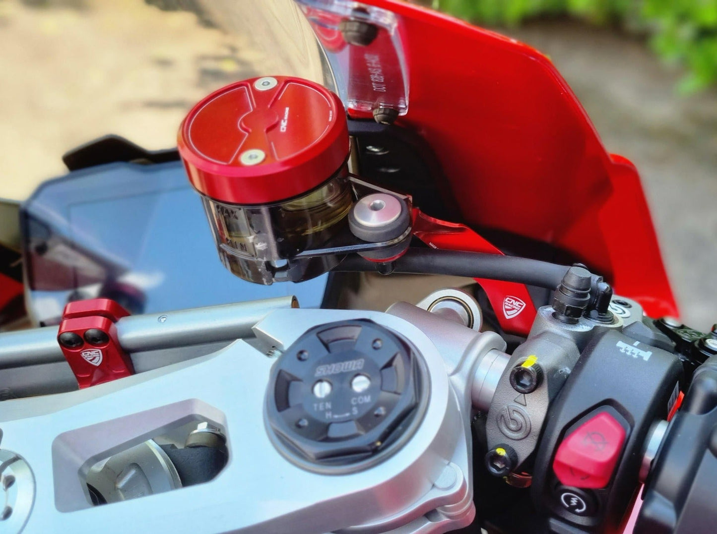 SEA17 - CNC RACING Ducati Panigale V4 (18/24) Front Fluid Tanks Brackets Kit – Accessories in the Motodeal Motorcycle Aftermarket Accessories and Parts Online Shop