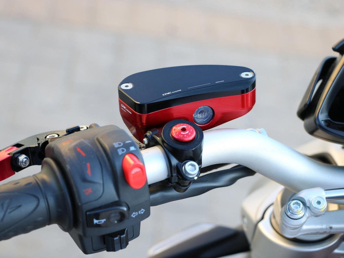 SEB22 - CNC RACING MV Agusta Clutch Fluid Tank (only body) – Accessories in the Motodeal Motorcycle Aftermarket Accessories and Parts Online Shop