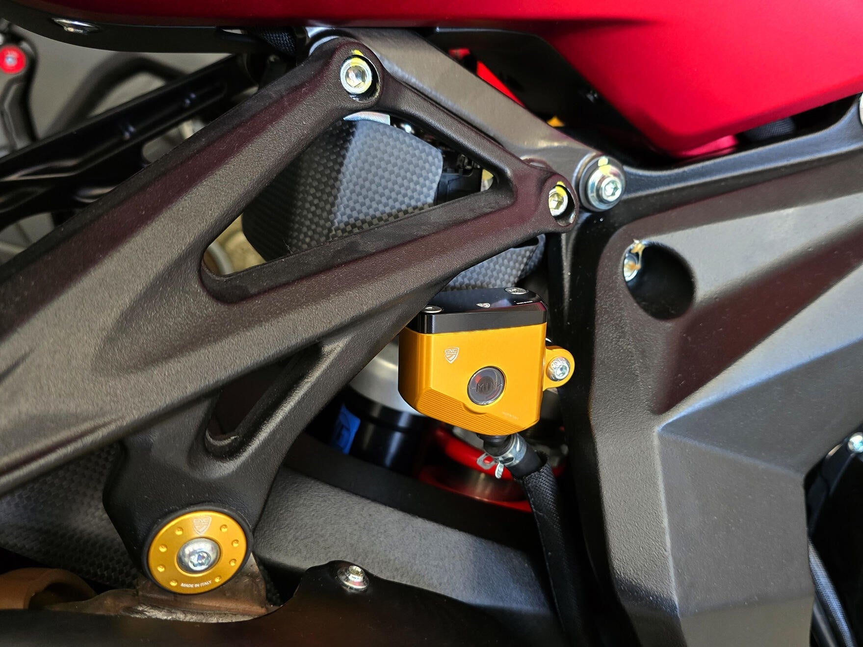 SEB26 - CNC RACING MV Agusta 20 ml Rear Brake Fluid Tank (only body) – Accessories in the Motodeal Motorcycle Aftermarket Accessories and Parts Online Shop