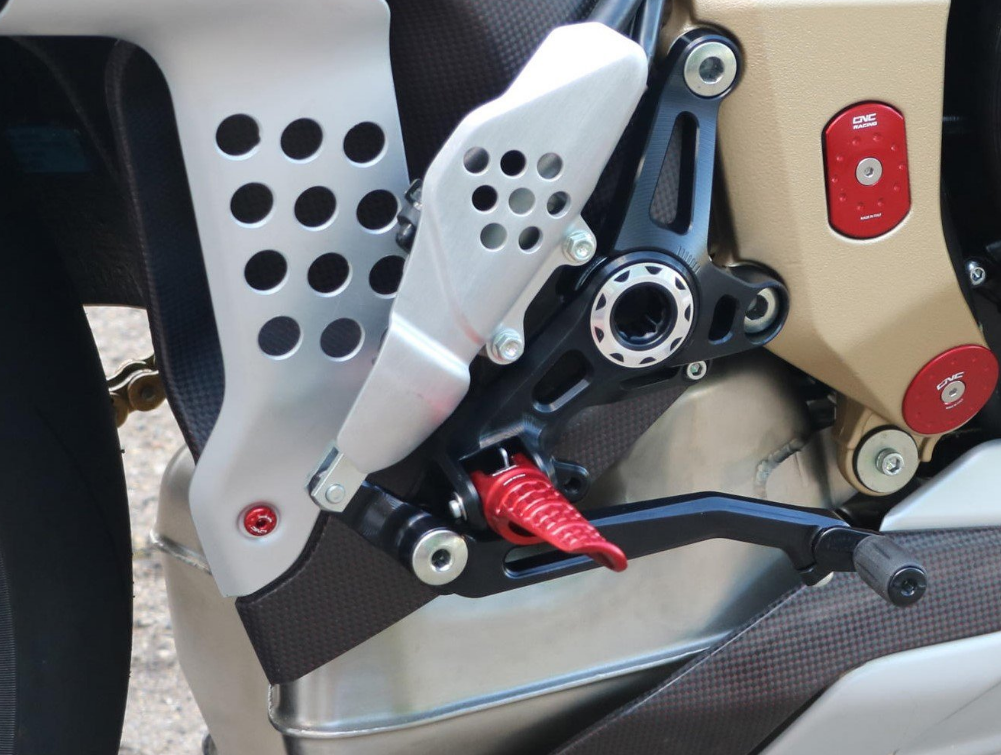 PC125 - CNC RACING MV Agusta Brutale 1000 RR Pilot Footpegs – Accessories in the Motodeal Motorcycle Aftermarket Accessories and Parts Online Shop