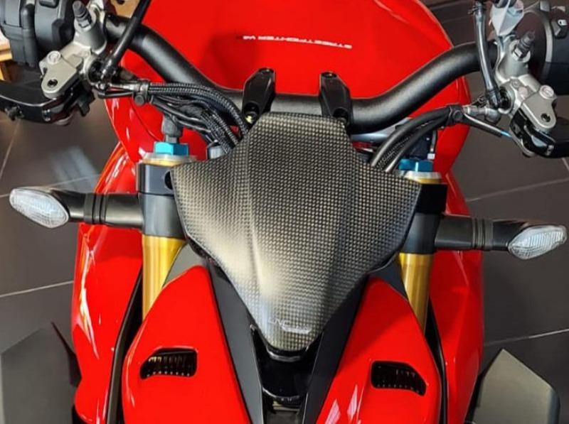 ZA987 - CNC RACING Ducati Streetfighter V4 (2020+) Carbon Wind Sport Screen – Accessories in the Motodeal Motorcycle Aftermarket Accessories and Parts Online Shop