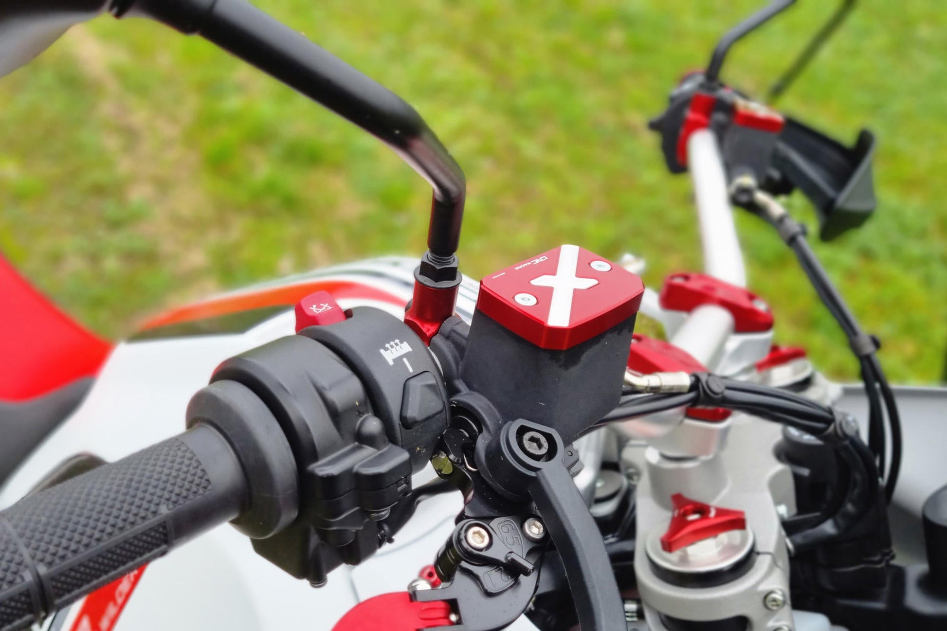 TF202 - CNC RACING Ducati DesertX (2022+) Clutch Fluid Tank Cap – Accessories in the Motodeal Motorcycle Aftermarket Accessories and Parts Online Shop