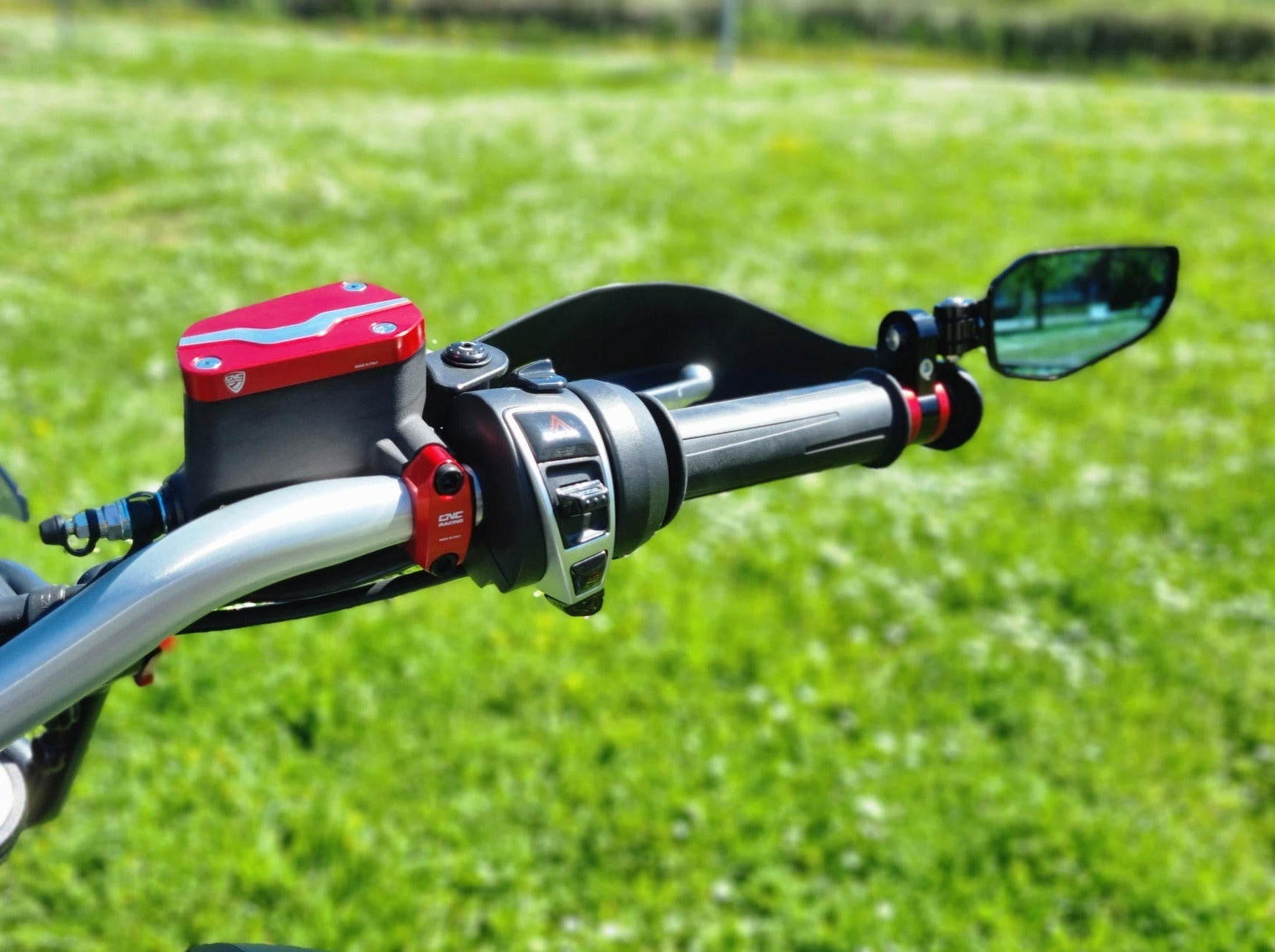 MRA15 - CNC RACING Moto Guzzi V100 Mandello / V85 TT Mirror Blanking Plug (M10; right) – Accessories in the Motodeal Motorcycle Aftermarket Accessories and Parts Online Shop