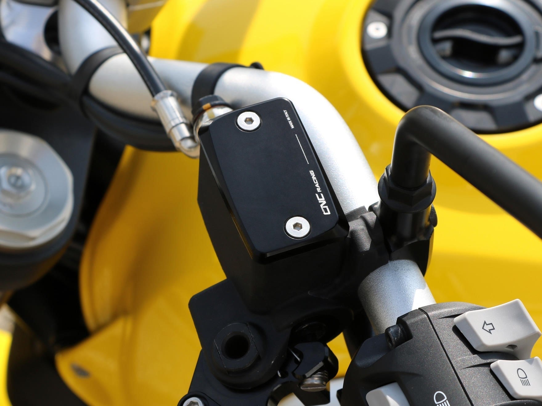 TF502 - CNC RACING Ducati Front Brake/Clutch Fluid Tank Cap "Touch" – Accessories in the Motodeal Motorcycle Aftermarket Accessories and Parts Online Shop