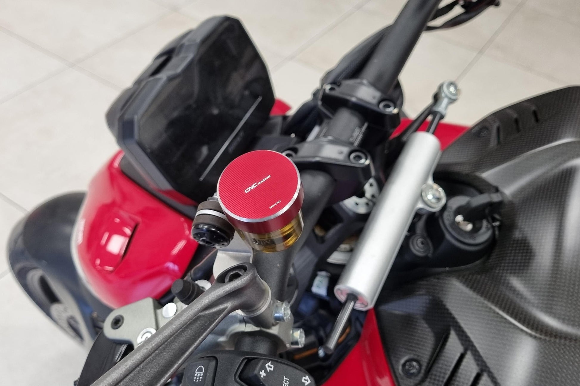 TF605 - CNC RACING Ducati / MV Agusta Brake/Clutch Fluid Tank Cap "Bi-color" (M34x4) – Accessories in the Motodeal Motorcycle Aftermarket Accessories and Parts Online Shop