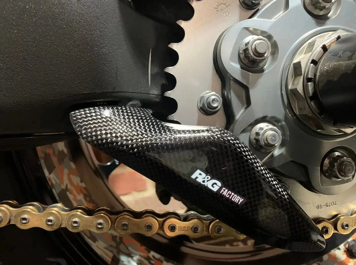 TG0021 - R&G RACING Ducati Panigale / Streetfighter V2 Carbon Toe Chain Guard – Accessories in the 2WheelsHero Motorcycle Aftermarket Accessories and Parts Online Shop