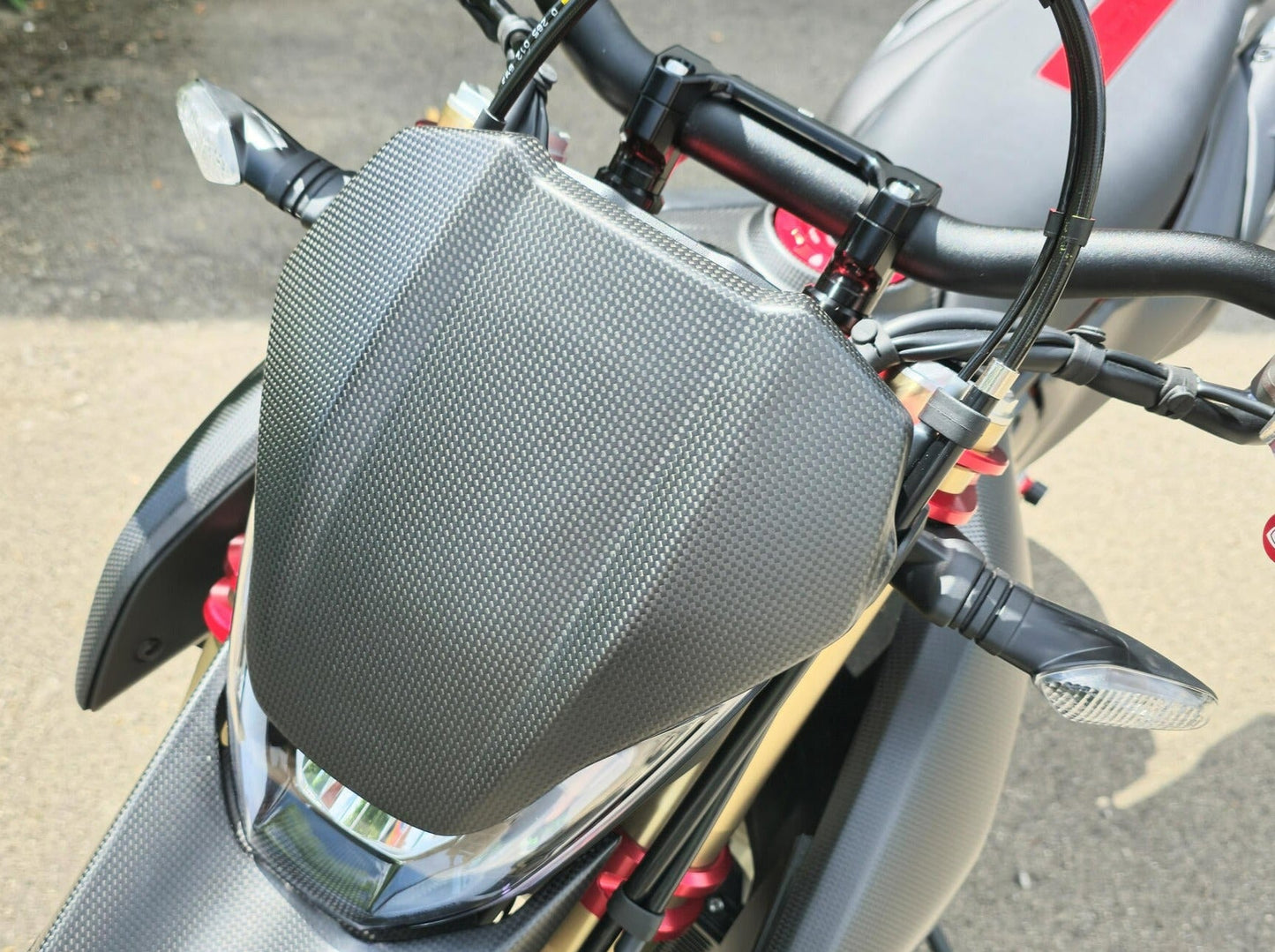 ZA266 - CNC RACING Ducati Hypermotard 698 Mono (2024+) Carbon Windshield – Accessories in the Motodeal Motorcycle Aftermarket Accessories and Parts Online Shop