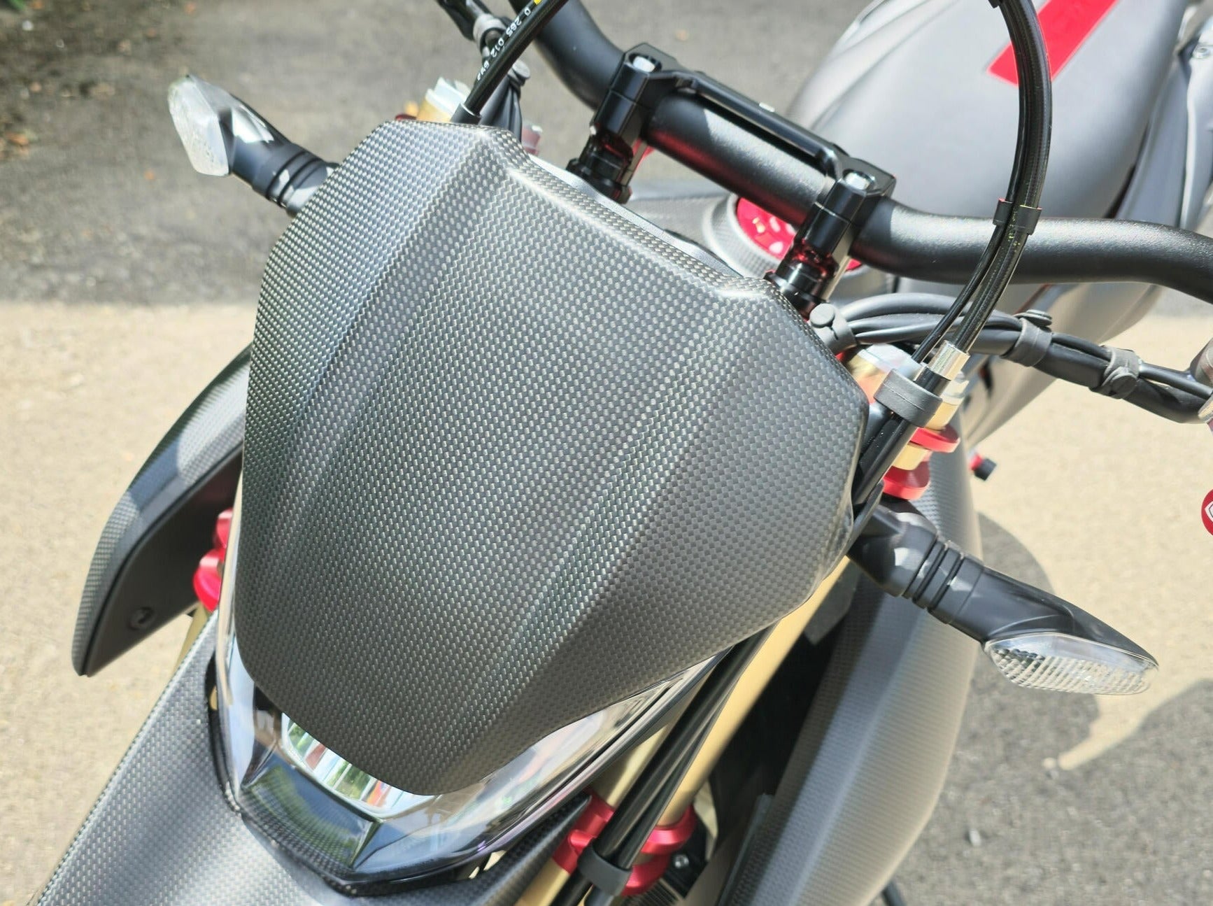 ZA266 - CNC RACING Ducati Hypermotard 698 Mono (2024+) Carbon Windshield – Accessories in the Motodeal Motorcycle Aftermarket Accessories and Parts Online Shop
