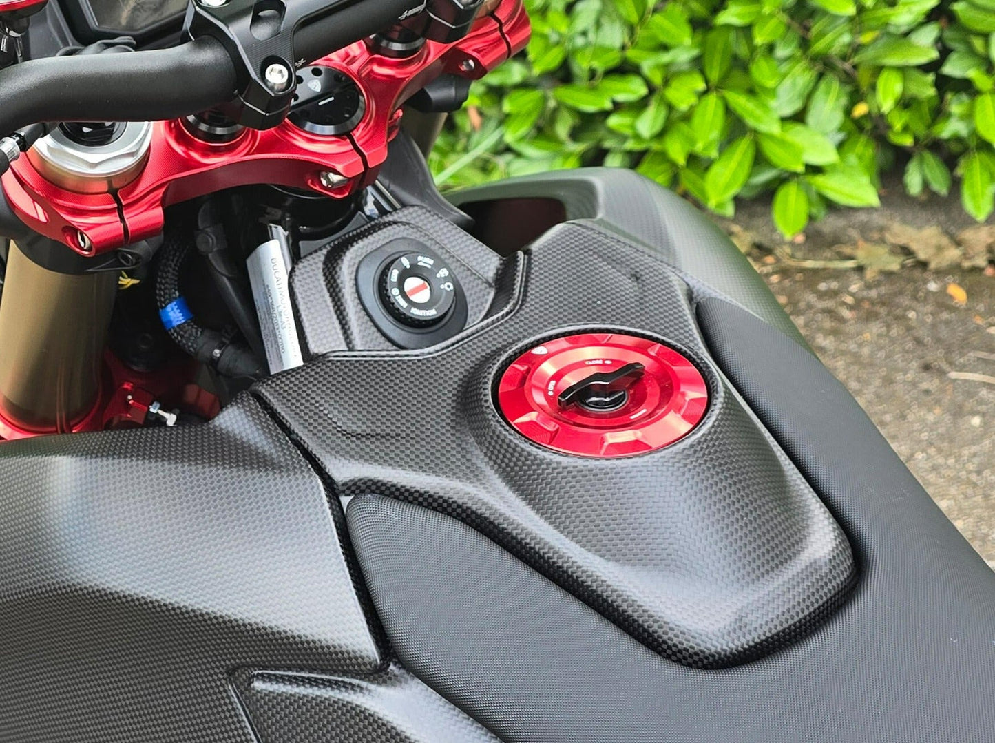 ZA269 - CNC RACING Ducati Hypermotard 698 Mono (2024+) Carbon Fuel Tank Top Сover – Accessories in the Motodeal Motorcycle Aftermarket Accessories and Parts Online Shop