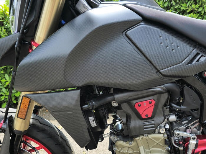 ZA271 - CNC RACING Ducati Hypermotard 698 Mono (2024+) Carbon Fuel Tank Side Covers – Accessories in the Motodeal Motorcycle Aftermarket Accessories and Parts Online Shop