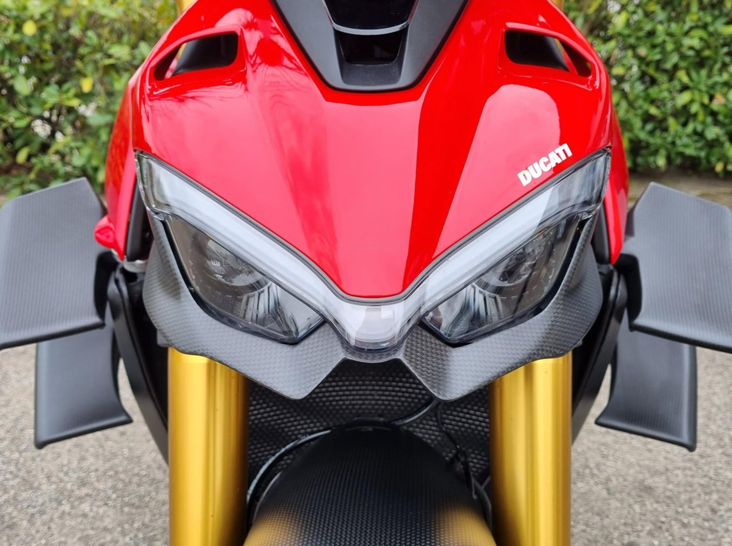 ZA301 - CNC RACING Ducati Streetfighter V4/V2 Carbon Headlight Fairing (lower) – Accessories in the Motodeal Motorcycle Aftermarket Accessories and Parts Online Shop