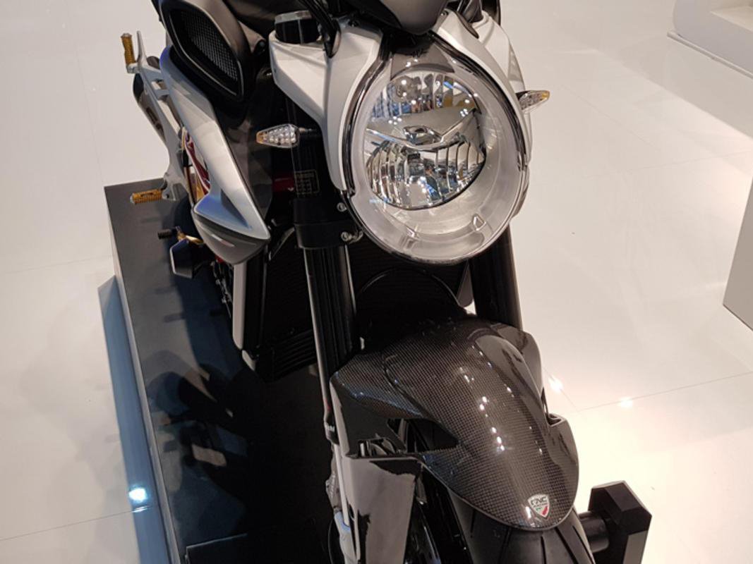 ZA837 - CNC RACING MV Agusta Carbon Front Fender – Accessories in the Motodeal Motorcycle Aftermarket Accessories and Parts Online Shop