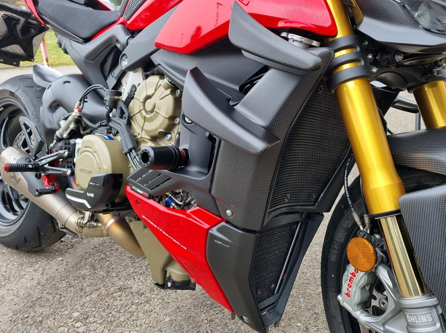 ZA303 - CNC RACING Ducati Streetfighter V4/V2 Carbon Winglets Kit – Accessories in the Motodeal Motorcycle Aftermarket Accessories and Parts Online Shop