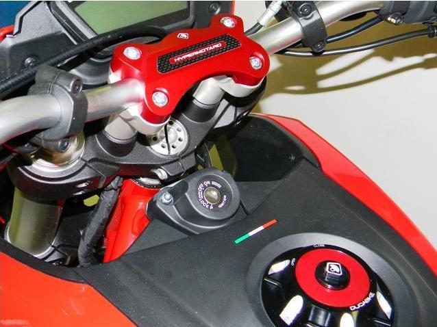 BM02 - DUCABIKE Ducati Hypermotard 821 / 939 Handlebar Clamp – Accessories in the Motodeal Motorcycle Aftermarket Accessories and Parts Online Shop