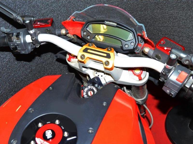 BM07 - DUCABIKE Ducati Monster 796/1100 Handlebar Clamp – Accessories in the Motodeal Motorcycle Aftermarket Accessories and Parts Online Shop