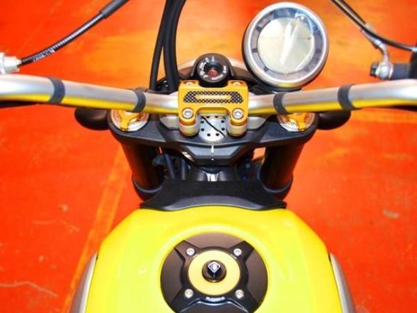 BM08 - DUCABIKE Ducati Scrambler Handlebar Clamp (22 mm) – Accessories in the Motodeal Motorcycle Aftermarket Accessories and Parts Online Shop