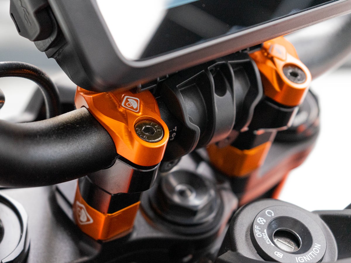 BM21 - DUCABIKE KTM 790 / 890 / 990 Duke Handlebar Clamps – Accessories in the Motodeal Motorcycle Aftermarket Accessories and Parts Online Shop