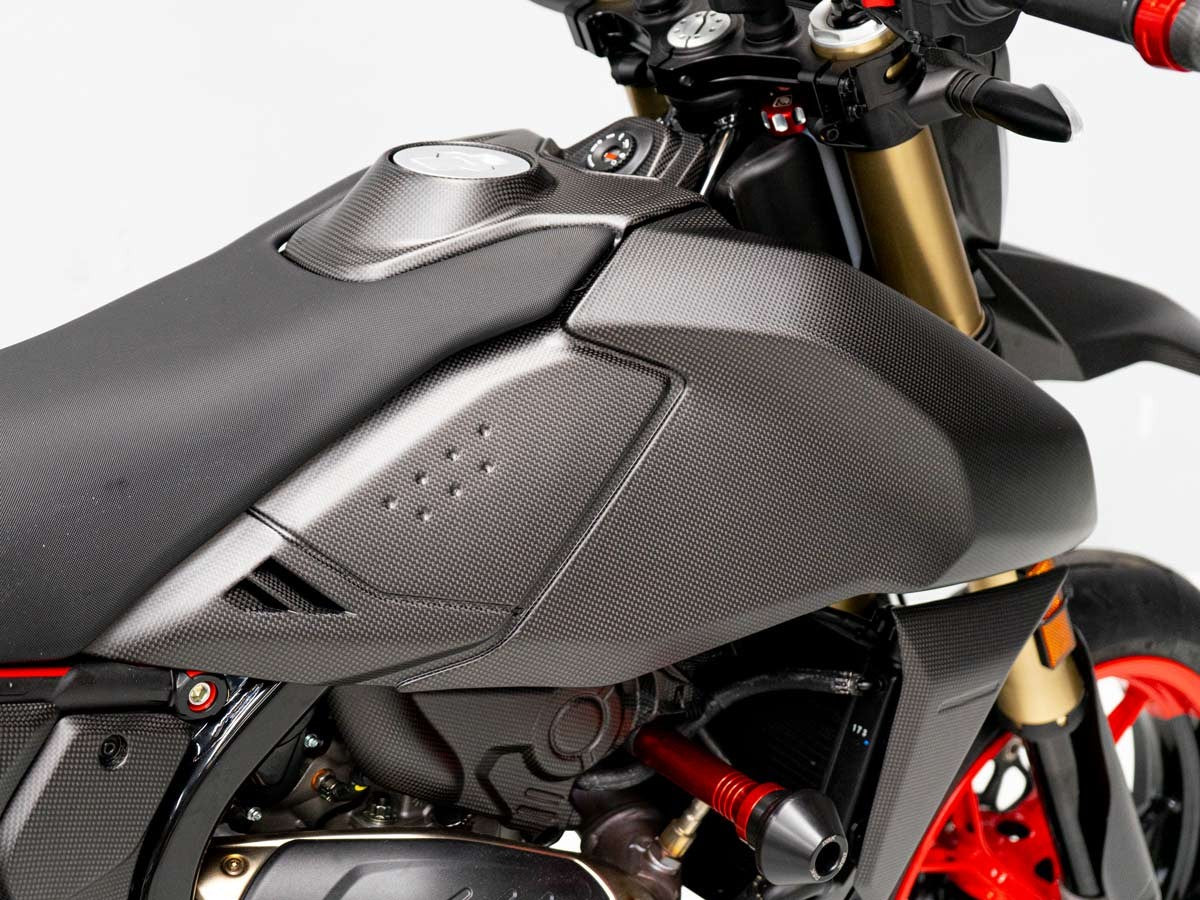 CRB151O - DUCABIKE Ducati Hypermotard 698 Mono / RVE (2024+) Carbon Tank Side Covers – Accessories in the Motodeal Motorcycle Aftermarket Accessories and Parts Online Shop