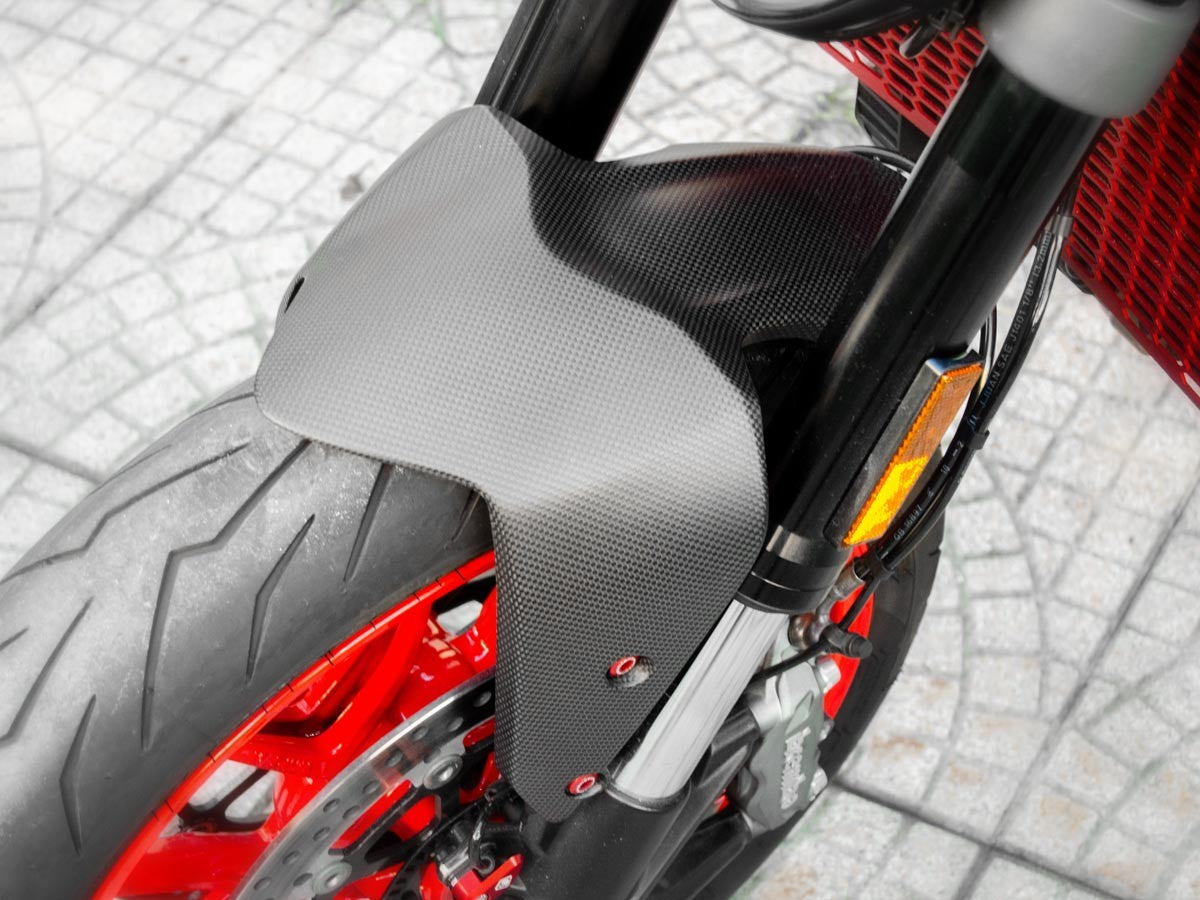 CRB21O - DUCABIKE Ducati Monster 950 (2021+) Carbon Front Fender – Accessories in the Motodeal Motorcycle Aftermarket Accessories and Parts Online Shop